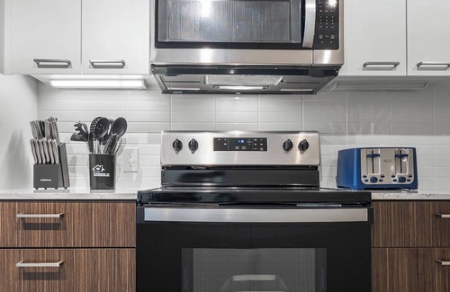 Lower Allston Apartment | Luxury Studio near Harvard 0625