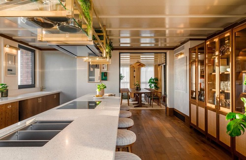 Tottenham Hale Apartment | Luxury Studio with Balcony in North London