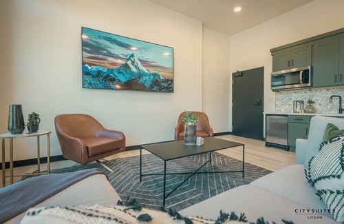 Logan Apartment | Luxury Suite ~ Above Starbucks ~ Main St View