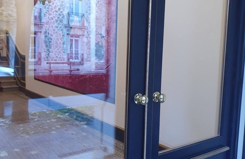 Epernay Apartment | Luxury suite in Épernay.