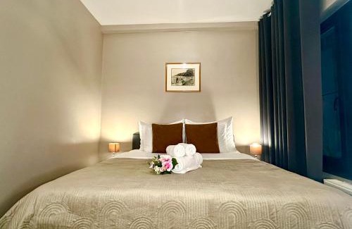 Statiekwartier Apartment | Luxury Suites Diamond by Rikas Hotels