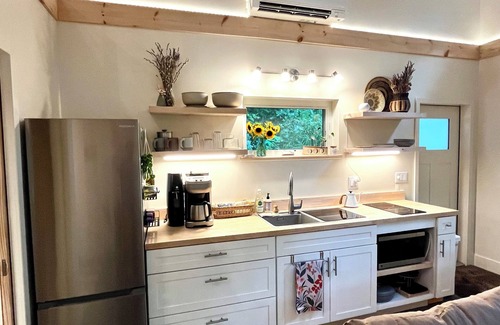 Swannanoa Cabin | Luxury Tiny House, hot tub, views, close to Asheville & Black Mt.