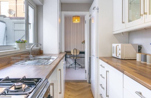 Belfast House | Luxury Townhouse 2BR | Belfast's Best Area