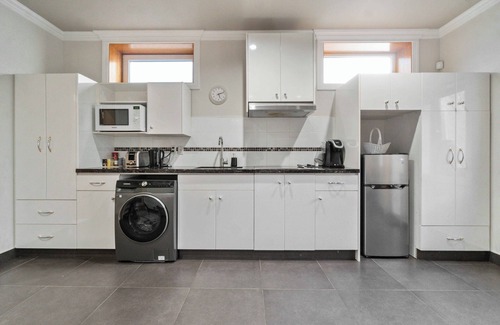 Vancouver South Apartment | Luxury Vancouver Suite: Near YVR & Downtown