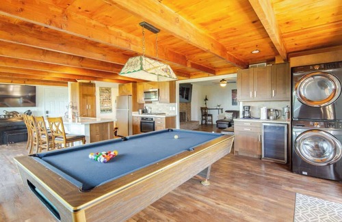 Mount Helix House | Luxury View Home with Jacuzzi and Game Room!