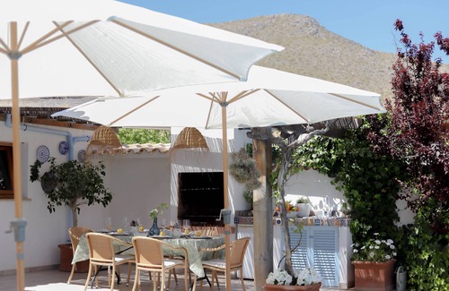 Les Palmeres Villa | Luxury Villa close to the beach with heated Pool and lovely mountain views