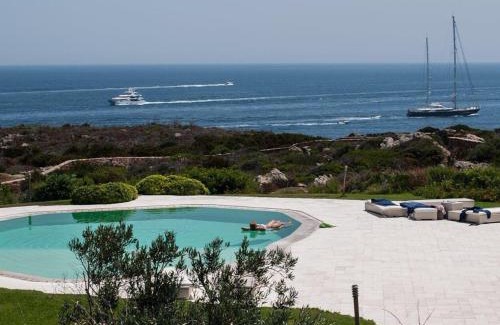 Porto Cervo Villa | Luxury Villa in Cala del Faro