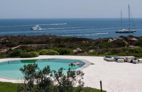 Porto Cervo Villa | Luxury Villa in Cala del Faro
