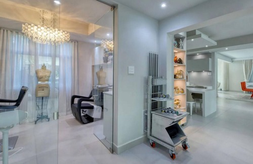 Orient Bay Villa | Luxury villa in St Martin with pool 12 Guests Wifi