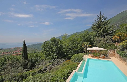 Gaino Villa | Luxury Villa With Magnificent Lake Views, Private Pool, AC, And large garden