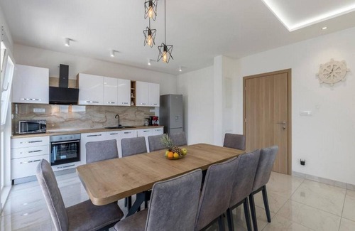 Kastel Sucurac Villa | Luxury Villa La nonna Ana - entertainment,fitness,pool,sea view