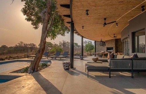 Belfast Villa | Luxury Villa looking onto Kruger National Park