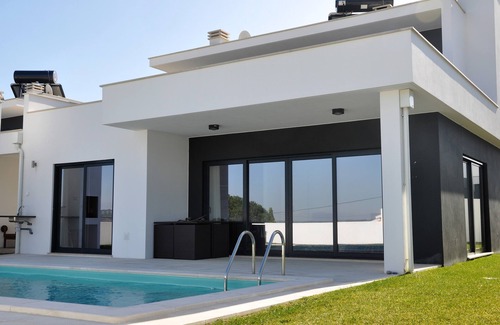 Famalicao Villa | Luxury villa with private pool near Nazaré