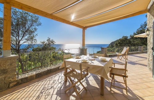 Forio Villa | Luxury villa with panoramic hot tubes in Ischia, near Amalfi Coast