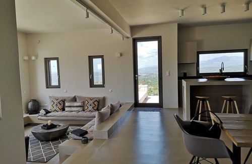 Pylos-Nestoras House | Luxury villa with pool above the picturesque Finikounda Bay, Peloponnese