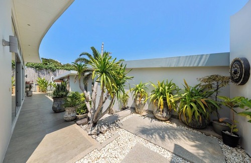 Plai Laem Villa | Luxury Villa with Private Beach Access