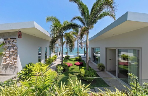 Plai Laem Villa | Luxury Villa with Private Beach Access