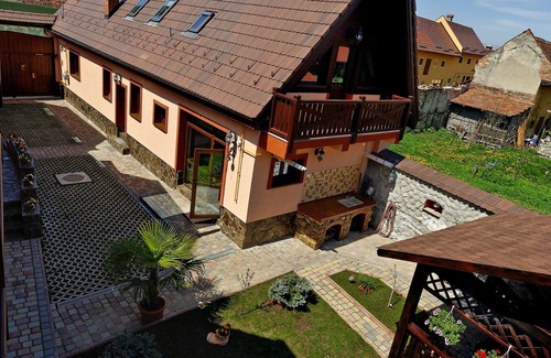 Vladeni Villa | Luxury Villa with private swimmingpool located in residential Saxon area