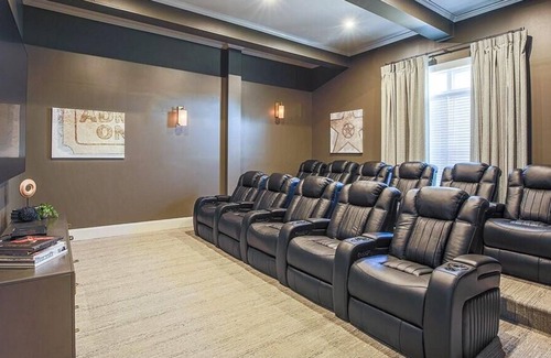 Chester Apartment | Luxury, WiFi included, Balcony, FREE parking