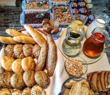 Harrachov Apartment | Luxusní apartmán GRAND v centru Harrachova se saunou, wallboxem EV, parkováním zdarma, Netflix a HBO, velkým balkonem a výhledem na Čertovu horu ,sjezdovku a skokanské můstky