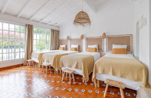 Falca Villa | Lx Villa -10m to downtown up to14 ppl,heatable pool and lift