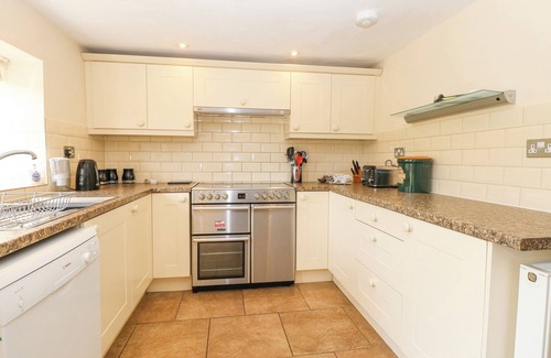 East Dereham Cottage | LYONS GREEN, pet friendly, luxury holiday cottage in Little Fransham