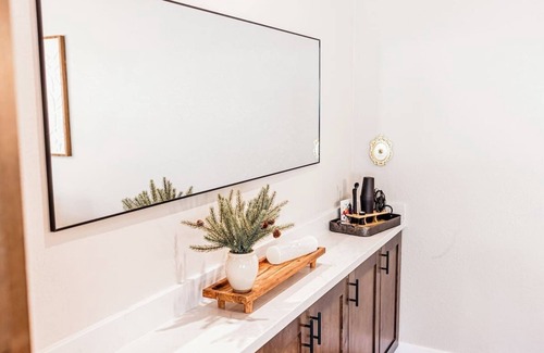 Greenbriar East House | Lyx Desert Villa - Private Pool