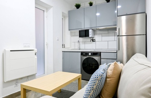 Ciudad Universitaria Apartment | M (RVI40) Cozy one-bedroom apartment in Cuatro Caminos