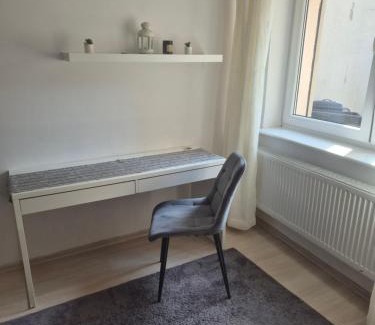 Grunwald House | Mały pokój przy lotnisku