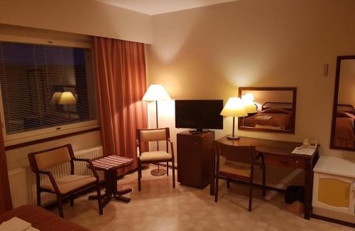 Toholampi Hotel | Maaseutuhotelli Hirvikoski