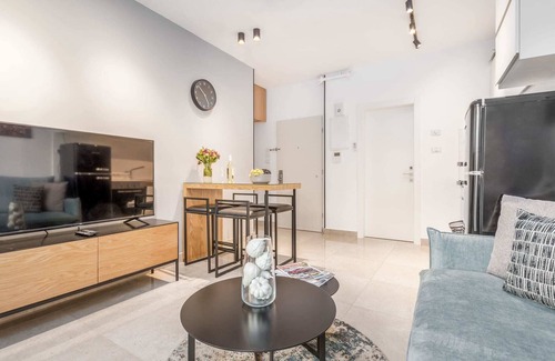 Nachlaot Apartment | Machane Yehuda 4 - One Bedroom Apartment, Sleeps 4