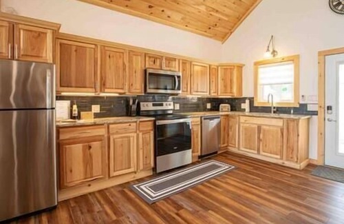 Hamilton House | Madison Cabin #2, Lake Moraine Home #2 Near Colgate University