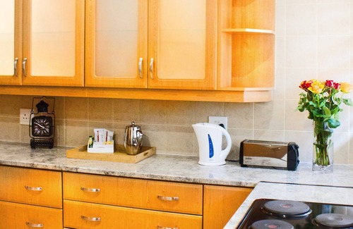 Alberton House | Madison House - A spacious 4 bedroom house with pool and braai area.