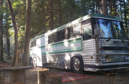 Douglas County House | Madrone Hideout, Madrone Hideout Chariot