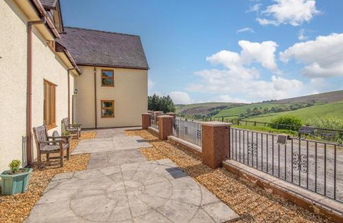 Newcastle-on-Clun House | Maesgwyn