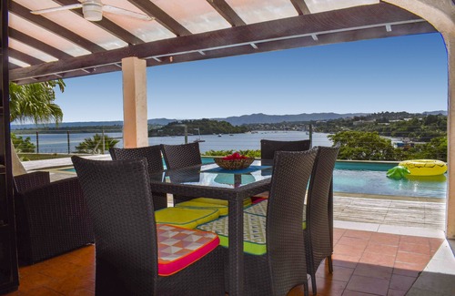 Port Vila House | Magical ocean views 4 bedroom holiday home