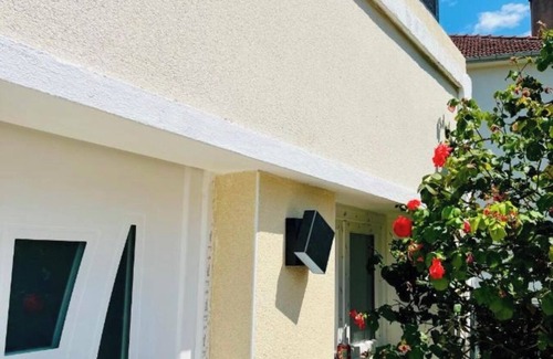 Livry-Gargan Apartment | Magnificent apartment with jacuzzi and private terrace just a few metres from the canal