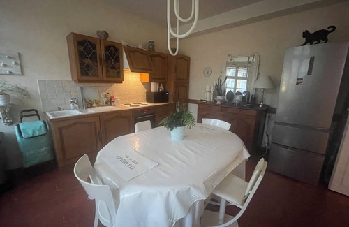 Ceret Apartment | Magnificent apartment with direct access to the Place des 9 Jets in CERET.