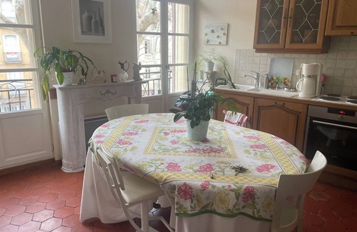 Ceret Apartment | Magnificent apartment with direct access to the Place des 9 Jets in CERET.