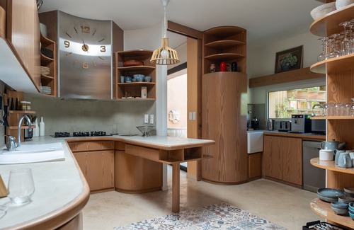 Saint-Cannat Villa | MAGNIFICENT CONTEMPORARY 5 * VILLA IN A LANDSCAPED PARK IN PROVENCE