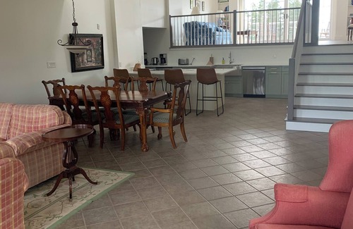 Little Pond Apartment | Magnificent two bedroom large balconies amazing views