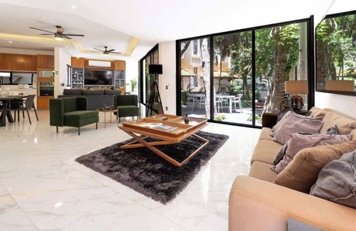 Playacar Fase I Villa | Magnificent Villa one block from Playacar beach