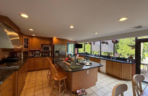 Huntington House | Magnificent Waterfront Setting