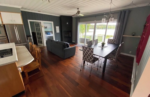 Asbestos Ski Chalet | Magnificient cottage with SPA, kayaks and pedal boat for rent right on the water