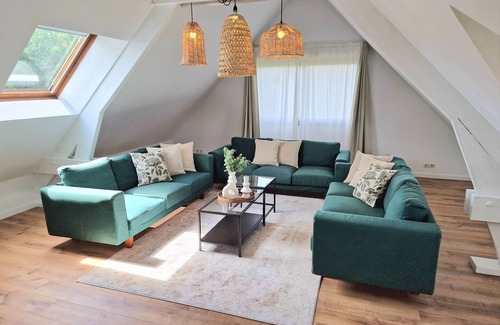 Etoges House | Magnifique Grand Gîte Piscine Sauna proche Paris Reims sans Vis-à-vis