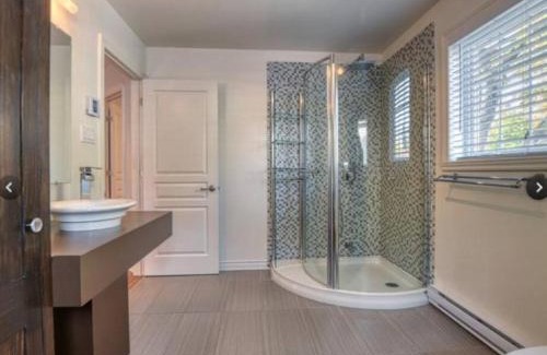 Laval Villa | Magnifique maison près de l’eau