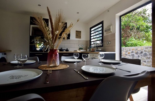 Saint-Benoit Villa | Magnifique Villa Neuve! Piscine Chauffée! Idéalement Situé Pour Découvrir L'ile