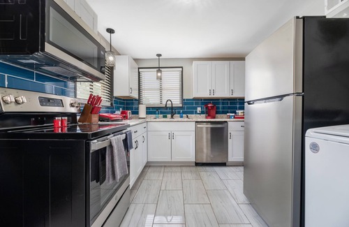 Statesville Apartment | Magnolia Apt- Great Amenities & Price. High Quality Beds and Pillows