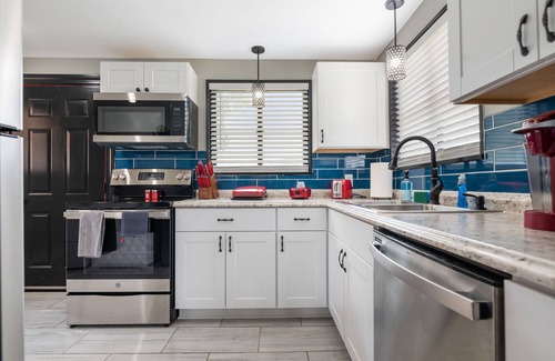 Statesville Apartment | Magnolia Apt- Great Amenities & Price. High Quality Beds and Pillows