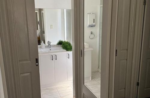 Truganina House | Mahzan on Braid Ensuite